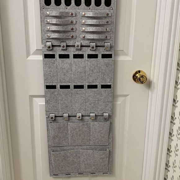 Jewelry/headband door/wall organizer. Gray felt 56" (without hanger) X 13" - Picture 2 of 13